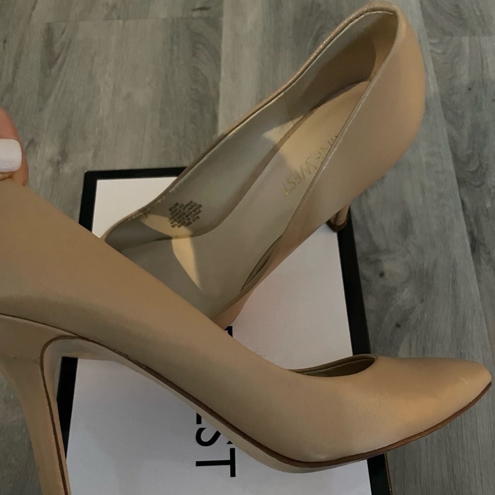 Nine West Nude/Tan Heels 8.5